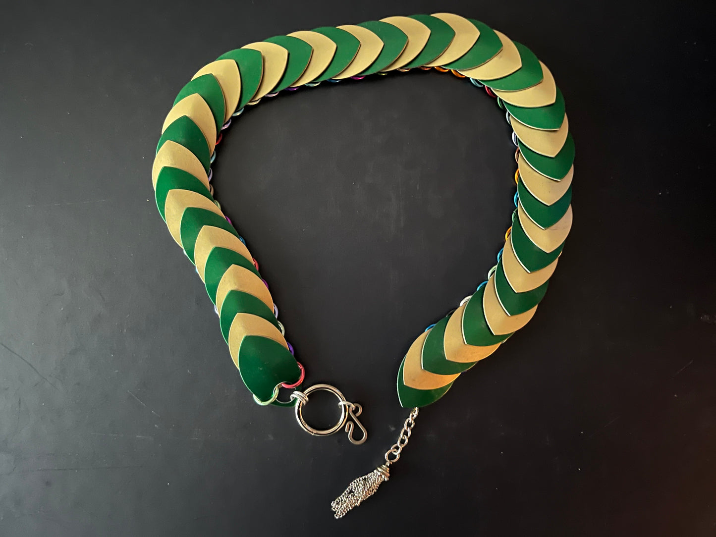 Adjustable Scale Choker